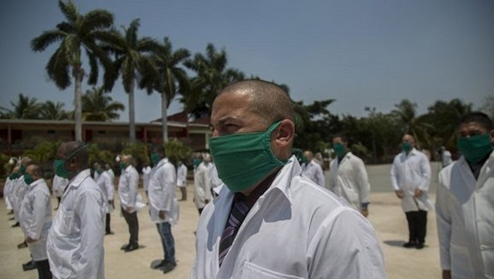 Mientras el bloqueo no cesa, Cuba realiza esfuerzos solidarios y ha enviado médicos a 21 países.