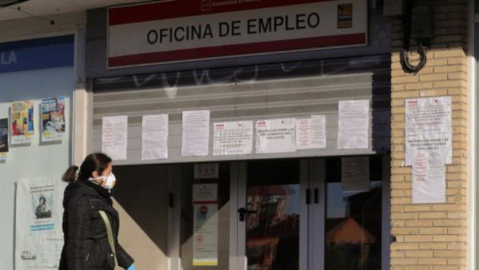 El desempleo en España sube al 14. por ciento en el primer trimestre debido a la pandemia.