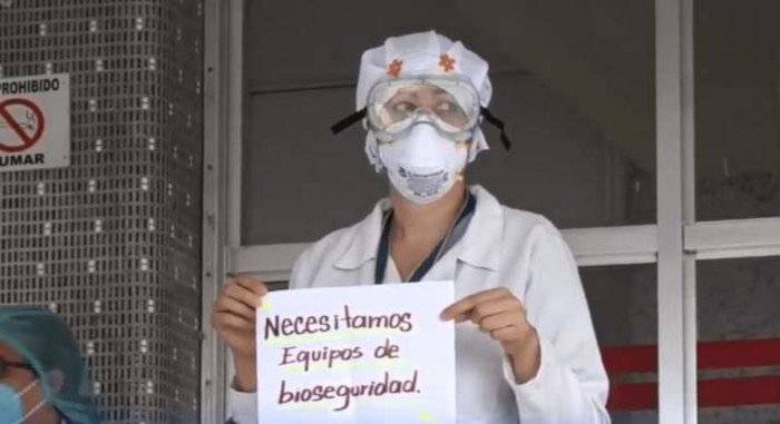 Médicos hondureños realizan plantón para pedir equipos de bioseguridad el pasado 13 de abril.