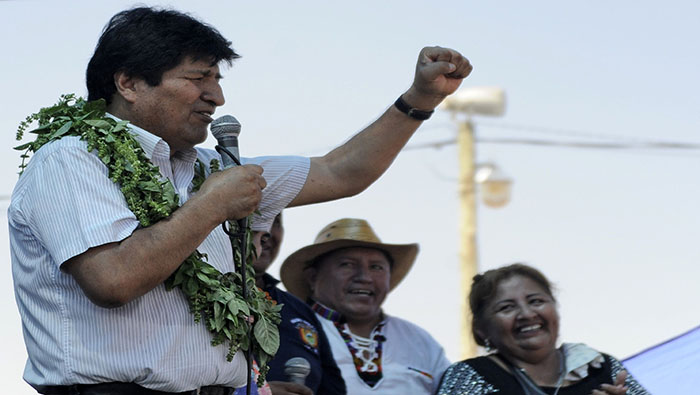Evo Morales denunció acciones que el Gobierno de facto lleva a cabo en contra de algunas empresas privadas.