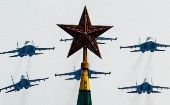 Este año, Rusia celebra la victoria sobre el fascismo con una parada aérea, ante la imposibilidad de llevar a cabo el tradicional desfile militar.