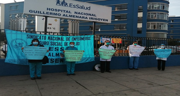 El gremio de la salud en Perú denuncia que existe capacidad hospitalaria ociosa, déficit de recursos humanos y de equipos de protección.