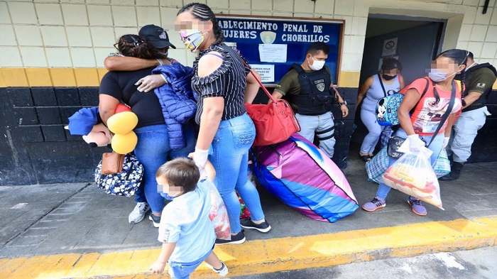 El Gobierno de Perú continúa liberando a internos, para reducir la población penal del país y mitigar los contagios de Covid-19.