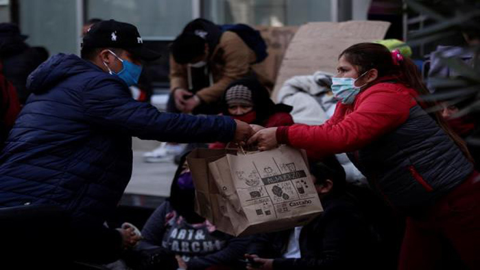 El Gobierno chileno ha adoptado medidas para precarizar el acceso de los migrantes a empleos formales.