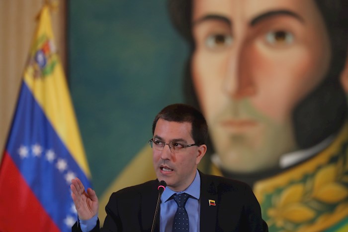 El diplomático aseveró que no se le está permitiendo a buques petroleros llegar a costas venezolanas.