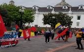 Ciudadanos ecuatorianos protestaron este jueves en Quito y denunciaron recientes medidas económicas del Gobierno.