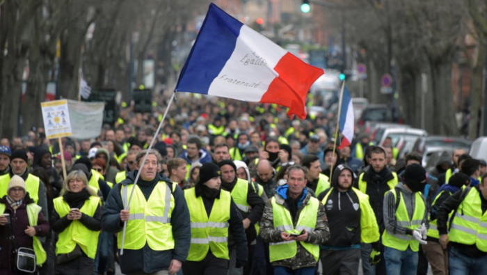 Chalecos amarillos renuevan protestas en Francia | Noticias | teleSUR
