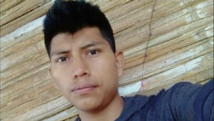 El partido FARC lamentó la muerte del joven de 21 años en el atentado dirigido contra dos excombatientes.
