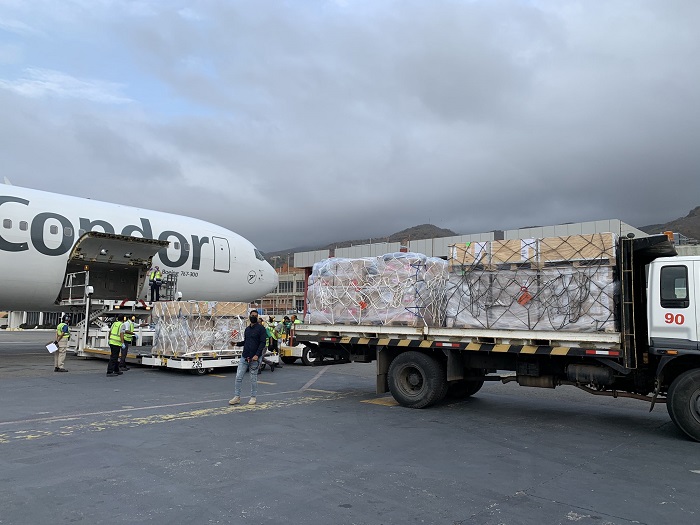 El avión es el primero de tres aeronaves con ayuda humanitaria que llegarán a Venezuela.
