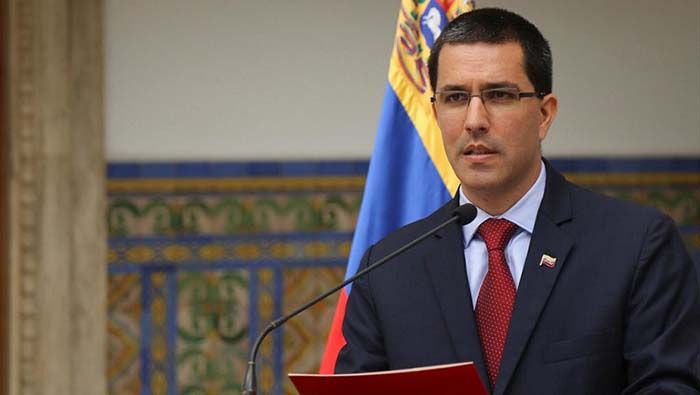 Arreza indicó que Libre Abordo mantenía un intercambio un convenio con el Gobierno venezolano de recibir petróleo a cambio de alimentos e insumos humanitarios.