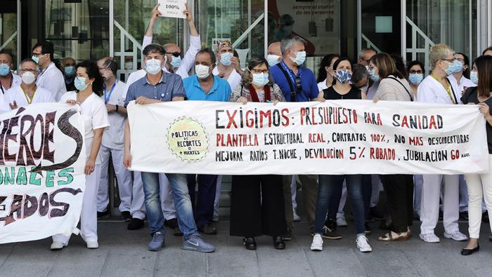 Los sanitarios españoles unen el rechazo al premio, a las demandas laborales que realizan desde que comenzó la pandemia.