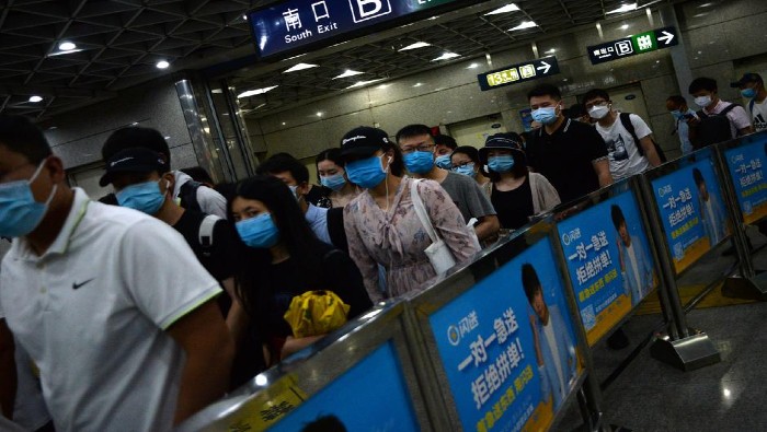 Las medidas de control en Beijing implican la cancelación de vuelos y la suspensión de viajes de autobuses interprovinciales.