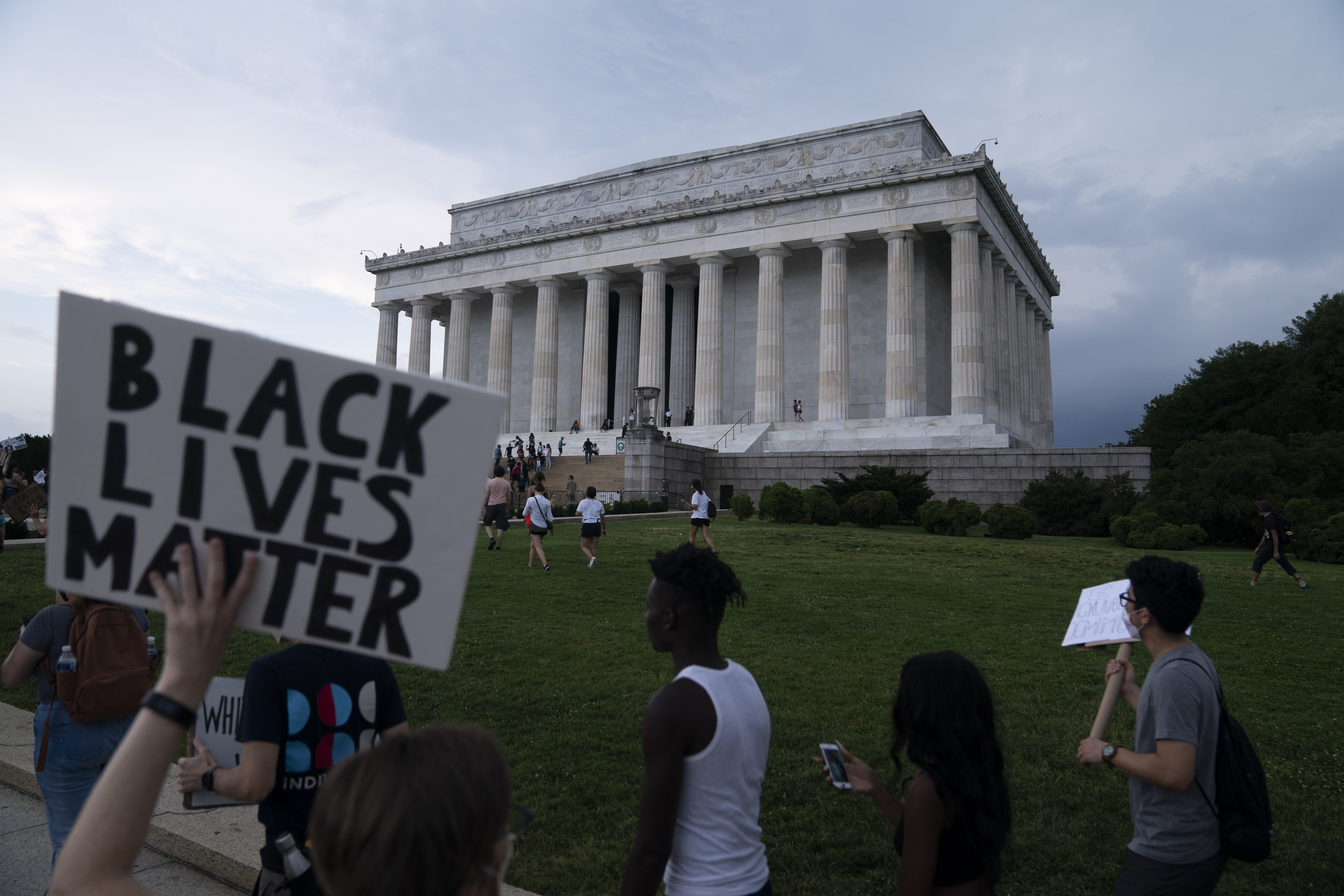 El movimiento Black Lives Matter se enfrenta al supremacismo blanco estadounidense.
