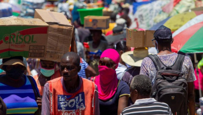 Dentro de las denuncias sindicales destacan también la disminución del poder adquisitivo de los haitianos