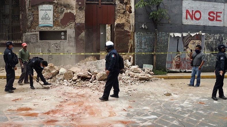 Varias estructuras sufrieron algún daño debido al estremecimiento sufrido en Oaxaca, aunque también se sintió con fuerza en la Ciudad de México (capital) y otras urbes mexicanas.
