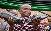 Un minero africano encontró las piedras mientras trabajaba en las minas ubicadas en las montañas de Mererani, cerca del monte Kilijimanjaro.