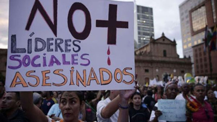 La caminata se realiza en protesta por la violencia que padecen en el departamento del Cauca al igual que otros territorios colombianos.