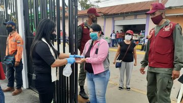 Autoridades indican que el 99 por ciento de la población venezolana está siendo atendida por las autoridades sanitarias y puntos de control del país para enfrentar la Covid-19
