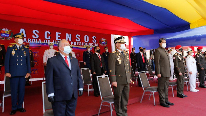El presidente Maduro, instó a que la FANB alcance el mayor nivel de entrenamiento operativo y de moral combativa.