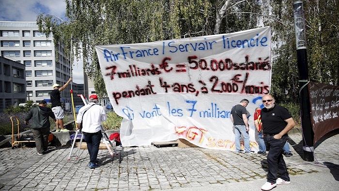 Activistas refieren que los recortes de empleo son el resultado de malas decisiones del Gobierno francés.