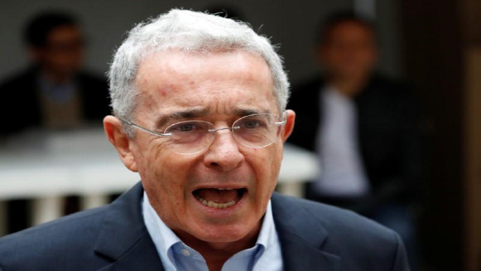 El creador de la serie colombiana Matarife, Daniel Mendoza Leal, derrotó en los estrados judiciales la acción de tutela del senador Álvaro Uribe Vélez.