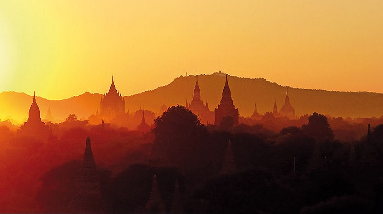 Bagán (Myanmar) fue la capital del primer imperio birmano. La llamaban "ciudad de las 4.000 pagodas". De allí el encanto de esta ciudad que otorga vistas de atardeceres espectaculares.