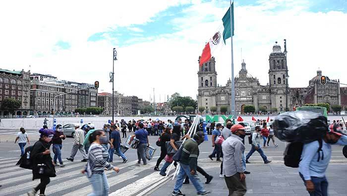 En México se elevó el domingo la cifra de muertos a 35.006, por la Covid-19, al cumplirse cuatro meses de la primera defunción por esa causa en el país.
