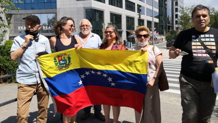Los firmantes señalan que la resolución, entre otras cuestiones, presta poca atención a los problemas migratorios reales que viven los venezolanos.