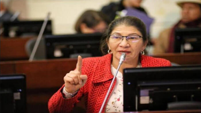 La ahora segunda vicepresidenta el Senado colombiano indicó que asume el cargo en homenaje a los firmantes de paz que han sido asesinados. 