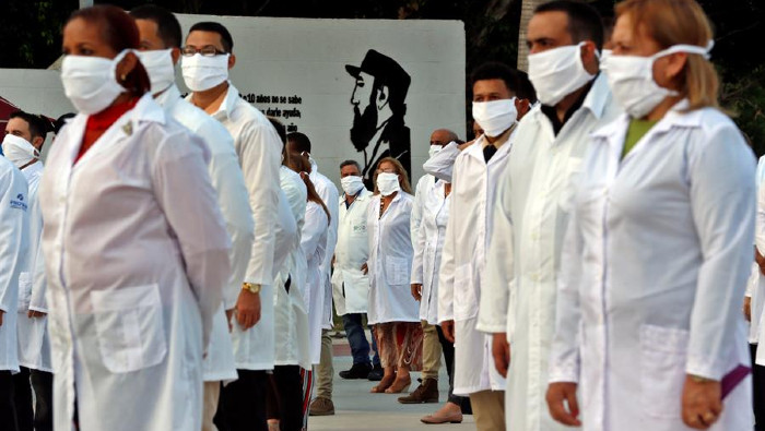 La Cancillería cubana recordó en su declaración, la vocación solidaria del pueblo cubano, cuyos médicos prestaron servicios en más de 150 centros asistenciales en Bolivia.
