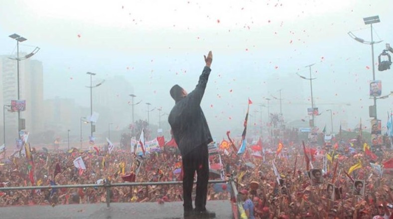 Hugo Chávez direccionó a Venezuela a una constante aplicación de la democracia a través de la elección popular.