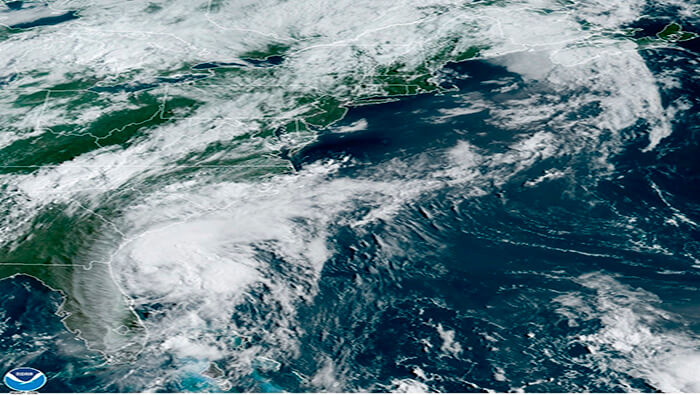 Donald Trump anunció  que había declarado emergencia en Florida y las dos Carolinas por el huracán Isaías.