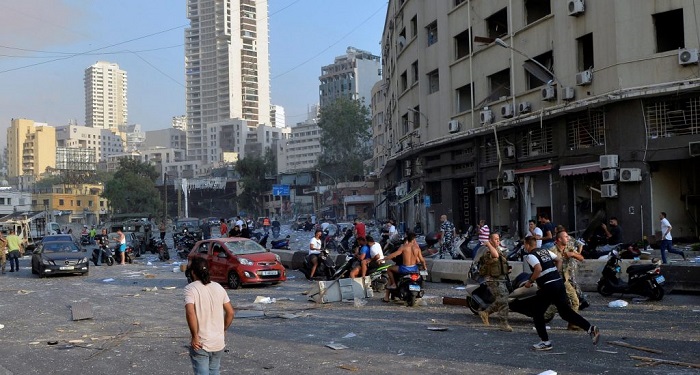 La gran explosión ocurrida en el puerto de Beirut, capital de Líbano, ha dejado más de 70 fallecidos, más de 3.000 heridos y cuantiosos daños materiales.