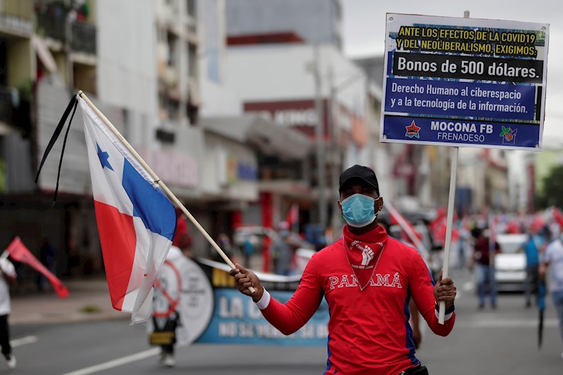 Los trabajadores panameños rechazan las medidas de reapertura económica del gobierno en medio de la pandemia de la Covid-19.