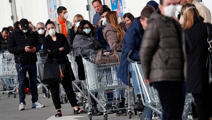 Respecto a las regiones, Lombardía que padeció las peores cifras de la pandemia, reportó 239 nuevos contagios.