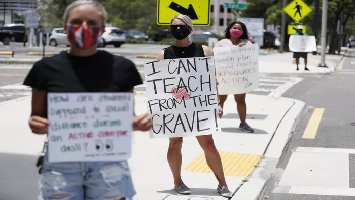 Profesores de la Florida se pronuncian contra la reapertura de las escuelas en ese estado.