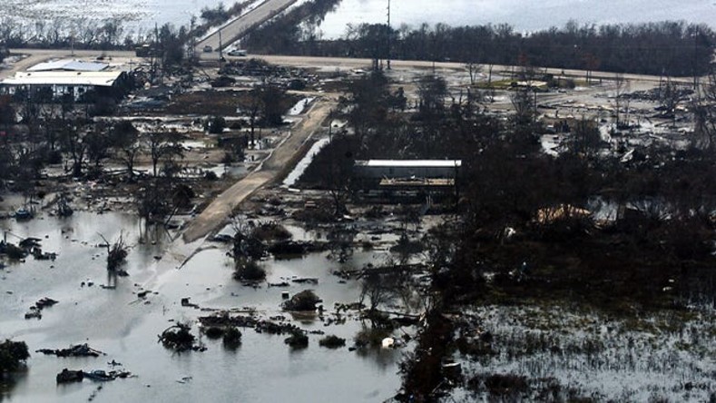 Las inundaciones de zonas alejadas, incluso a unos 50 kilómetros de la costa, fue provocado por Laura en Luisiana.
