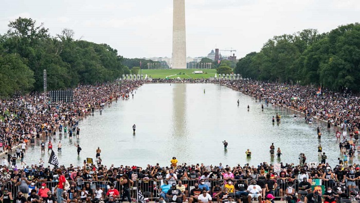 La protesta tiene lugar cuando se cumplen 57 años del discurso “Tengo un sueño”, pronunciado por el reverendo Martin Luther King Jr.