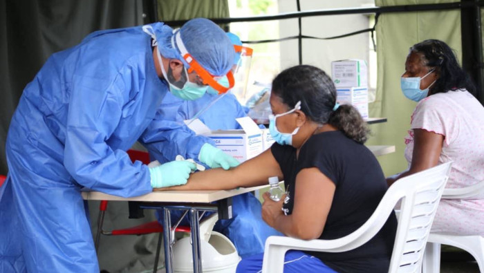 Al día 28 de agosto, Venezuela acumula un total de 43.879 casos positivos al coronavirus.