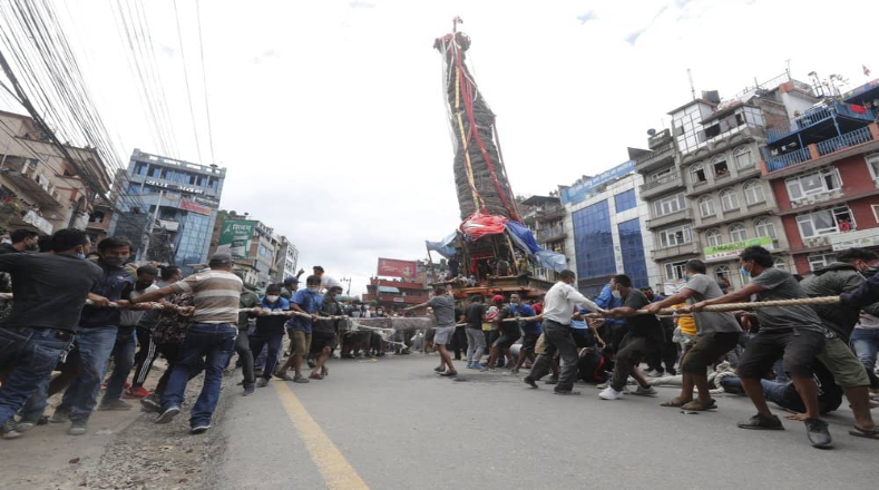 Nepal celebra fiesta al dios de la lluvia durante la pandemia