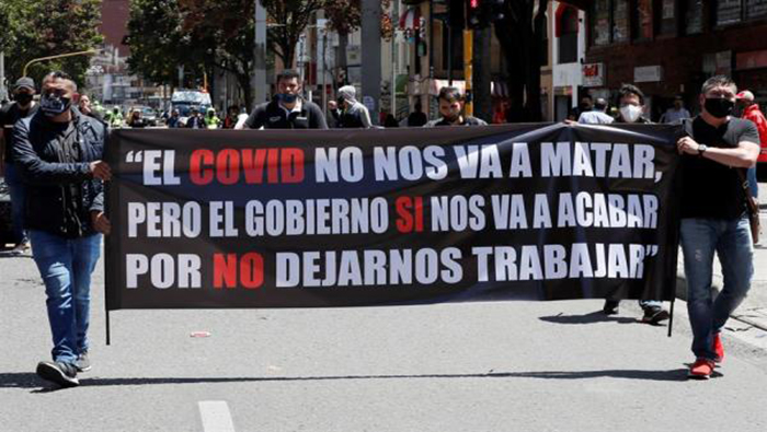 Organizaciones sindicales protestan en Colombia contra el paquetazo económico del Gobierno del presidente Iván Duque.