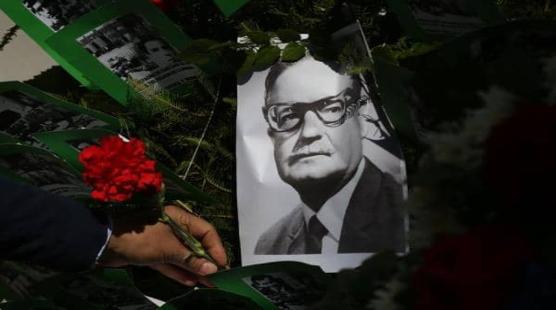 Chile honra a Salvador Allende pese a represiones y pandemia