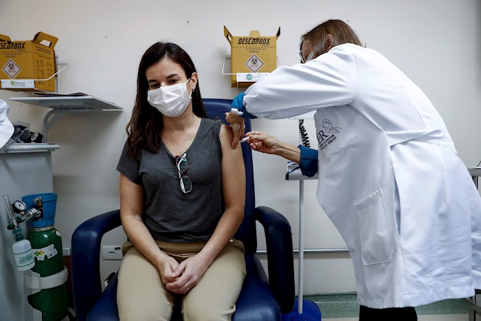 Se espera que los primeros resultados de la vacuna de la farmacéutica Janssen estén listos en seis meses.