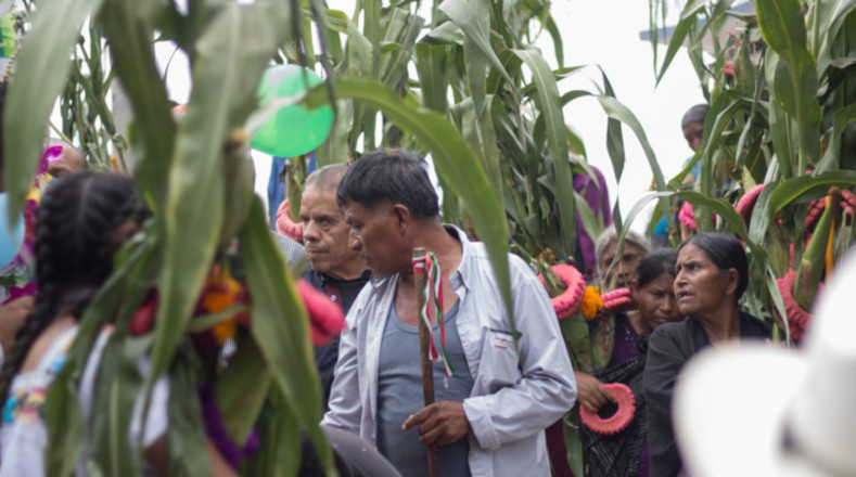 La comunidad de de Chiepetepec agradece las buenas lluvias que generaron una buena cosechas de maíz este año.