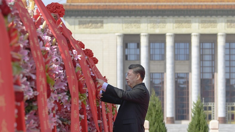 El presidente Xi Jinping encabeza, como es habitual, el homenaje del Partido Comunista y el Estado chinos a los héroes de la República Popular.