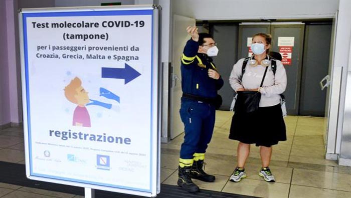 La Presidencia del Consejo de Ministros de Italia aprobó el uso obligatorio de mascarillas y sanciones económicas por incumplimientos de las normas sanitarias.