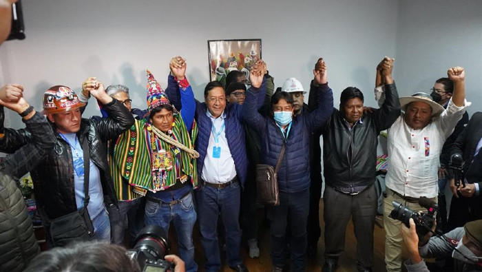 El candidato del MAS obtuvo la victoria con más del 52 por ciento de los votos válidos, y una ventaja de 11 puntos porcentuales sobre el segundo lugar, según datos del conteo rápido informados por las autoridades electorales bolivianas.