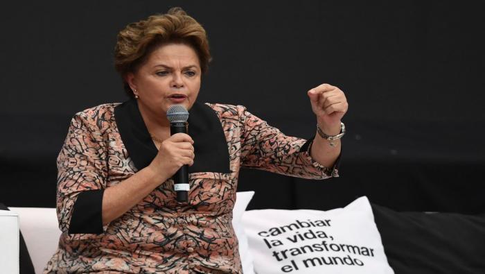 Rousseff se mantiene activa en la vida política de su país.