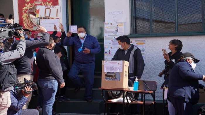 Bolivia, jerarquías Católica y evangélicas fueron derrotadas en las urnas