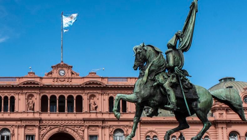 El Gobierno de Alberto Fernández espera la aprobación de un impuesto extraordinario a la riqueza que contribuya a mitigar la actual situación económica.